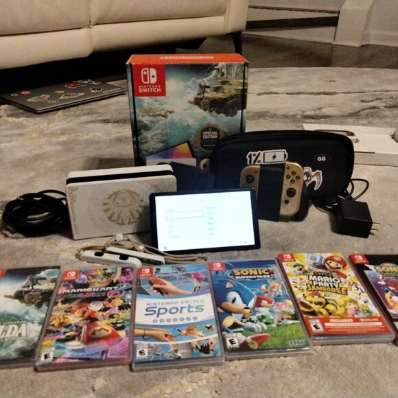 Nintendo Switch OLED special Zelda edition in box- Plus games and accessories - Picture 1 of 10